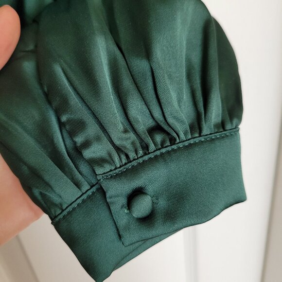 Chic Forest Green Wrap Blouse - Picture 5 of 7